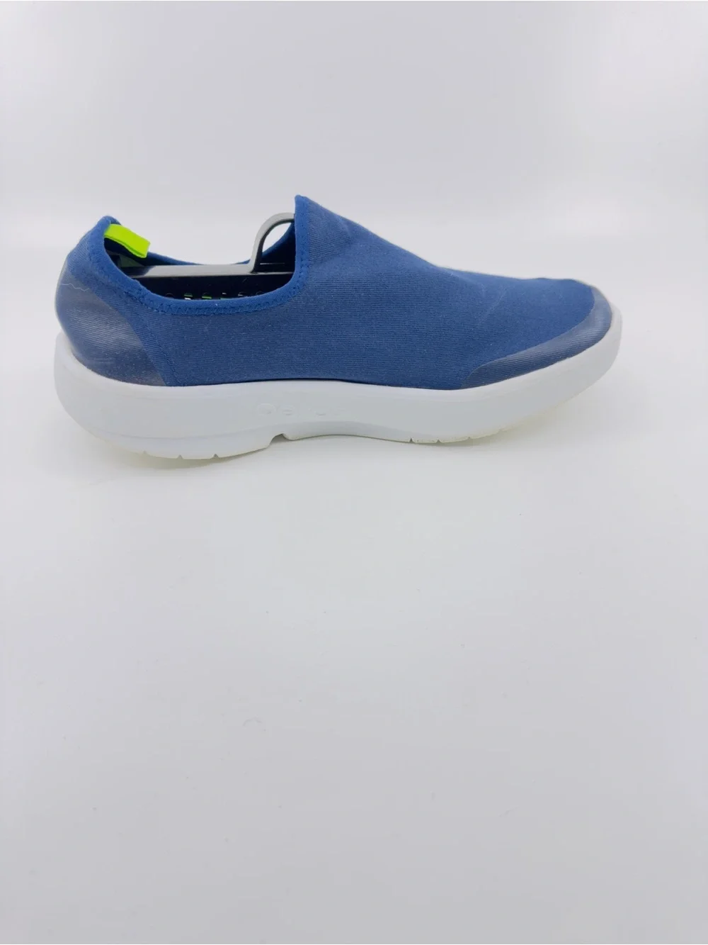 OOFOS OOmg Eezee Low shoes in navy blue.SZ 8